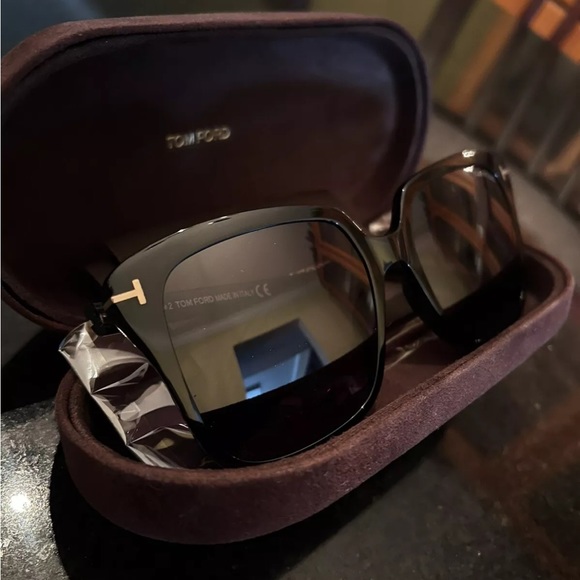 Tom Ford ‘Faye’ Sunglasses - Picture 13 of 15